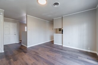 8205 Hermitage Dr in Fort Smith, AR - Foto de edificio - Building Photo