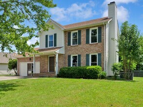 1025 Roedeer Dr in Clarksville, TN - Building Photo - Building Photo