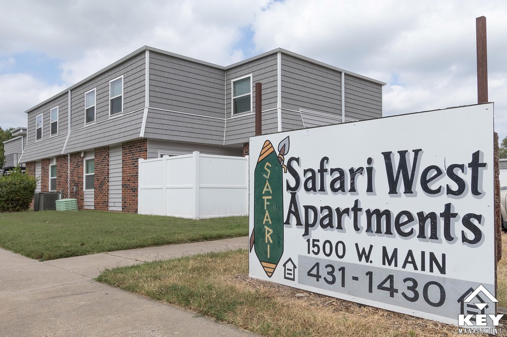 Safari West in Chanute, KS - Building Photo