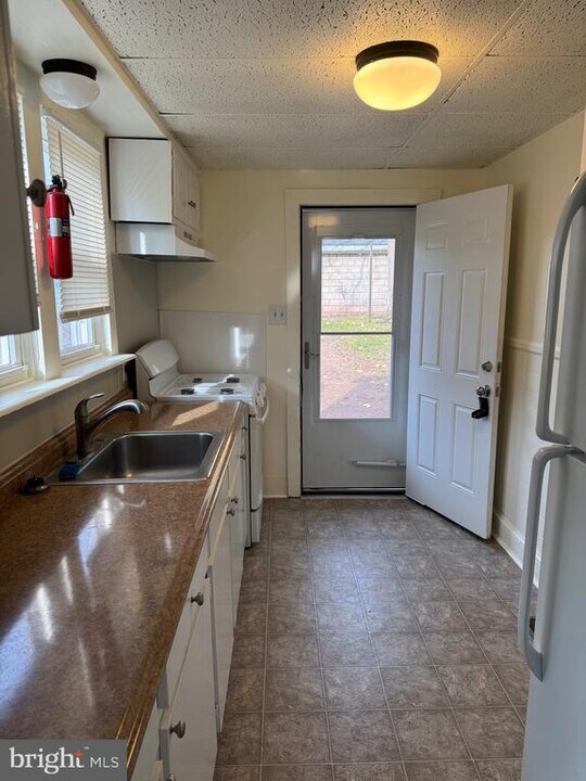 635 Chestnut St in Pottstown, PA - Building Photo