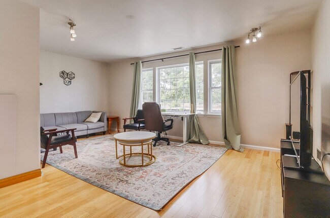 135 Jefferson Ave in Jersey City, NJ - Building Photo - Building Photo