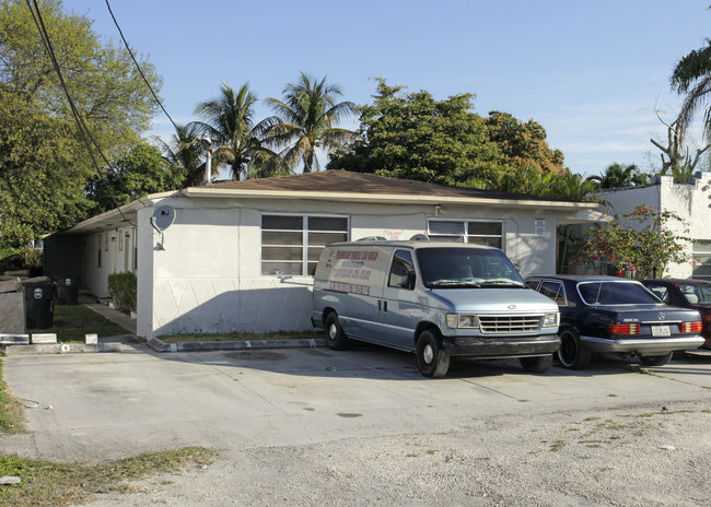 725 NE 126th St in Miami, FL - Building Photo - Building Photo