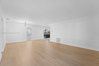 1240 NE 138th St in North Miami, FL - Building Photo - Building Photo