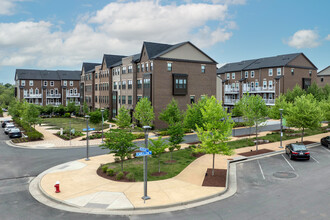 Kincora Condos in Sterling, VA - Building Photo - Building Photo