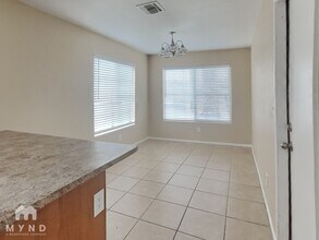 611 E Pacific Dr in Avondale, AZ - Foto de edificio - Building Photo