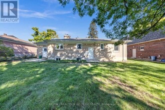 18 Windridge Dr in Markham, ON - Building Photo - Building Photo