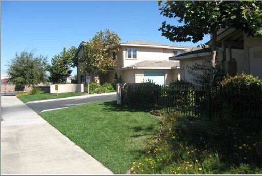 West Creek Villas Apartment Homes in Lompoc, CA - Building Photo - Building Photo