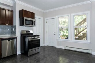 101 Chelsea St, Unit 1 in Boston, MA - Building Photo - Building Photo