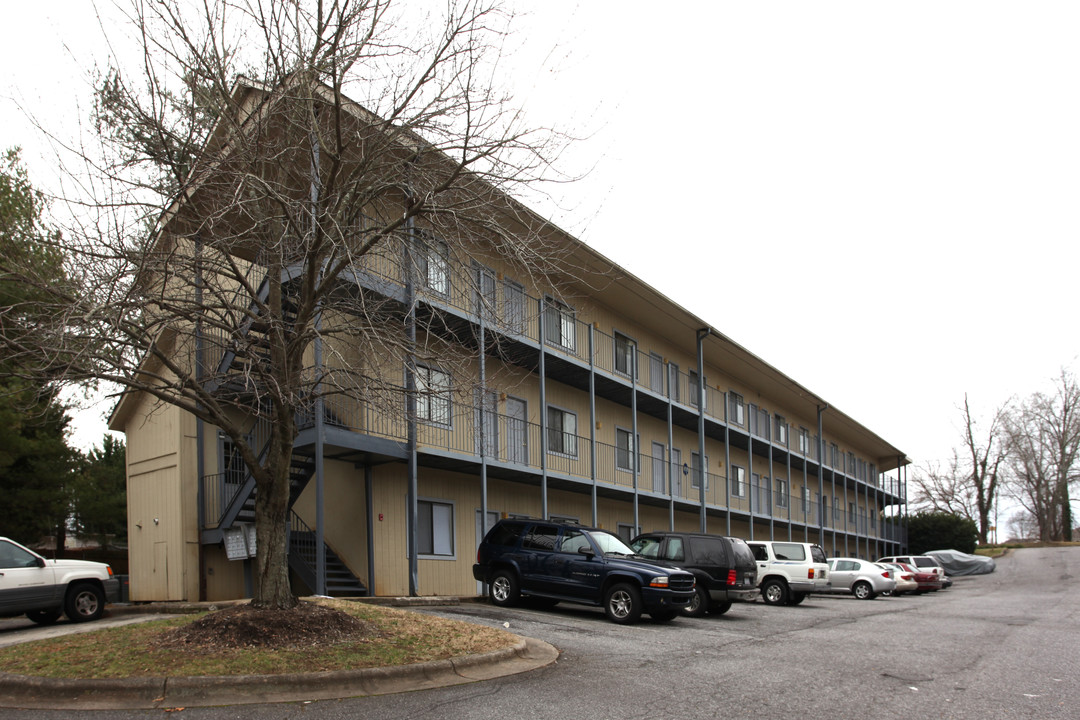 Quail Ridge Apartments in Hickory, NC - Building Photo