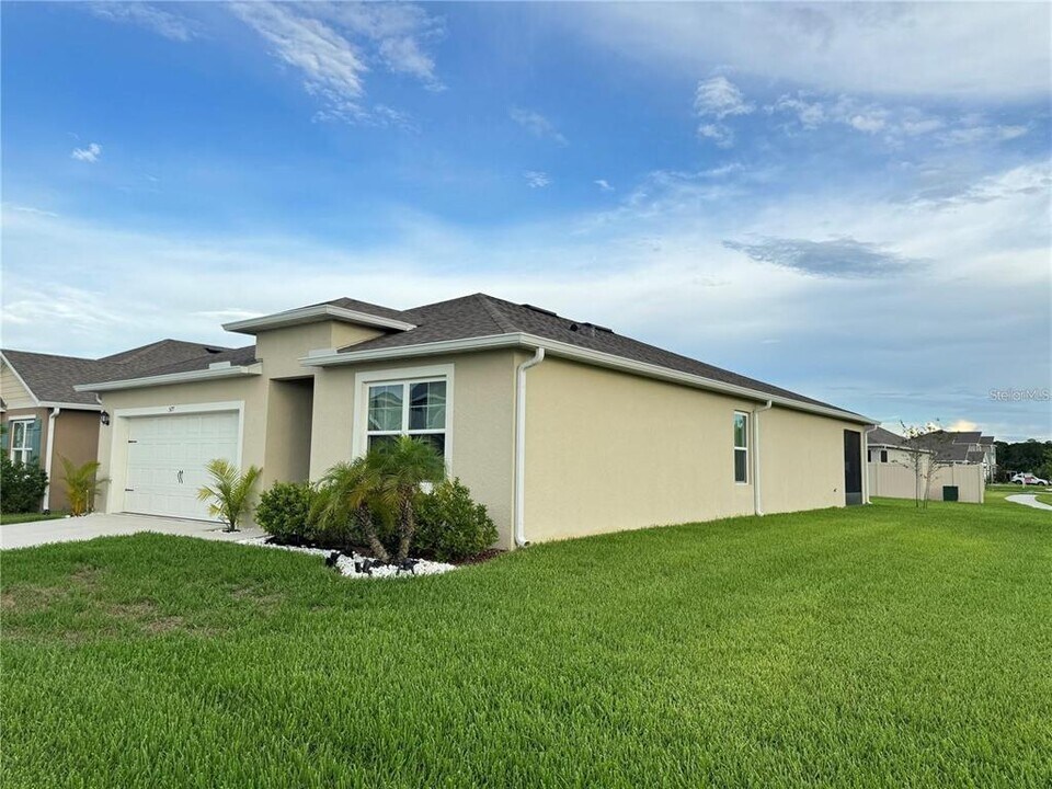 577 Talisi Lp in St. Cloud, FL - Building Photo