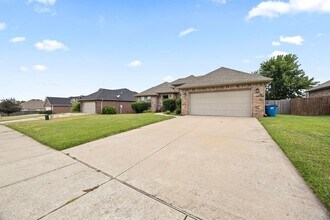4300 SW Brownstone Ave in Bentonville, AR - Building Photo - Building Photo