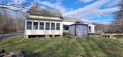 10 Crans Rd in Middletown, NY - Building Photo - Building Photo