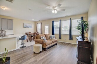 13011 Peppergate Ln in Houston, TX - Building Photo - Building Photo