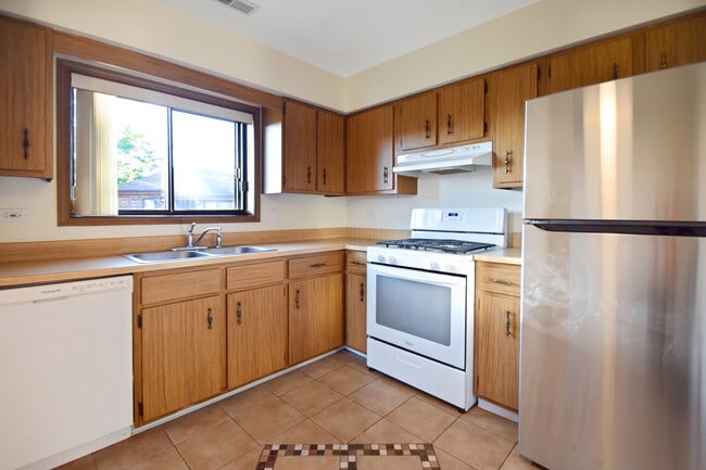 15800 Peggy Ln in Oak Forest, IL - Building Photo - Building Photo