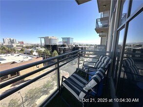 353 E Bonneville Ave in Las Vegas, NV - Foto de edificio - Building Photo