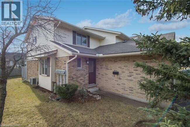property at 375 Kingscourt Dr