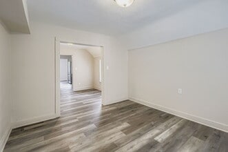 1827 Grey Ave, Unit 2 in Evanston, IL - Foto de edificio - Building Photo