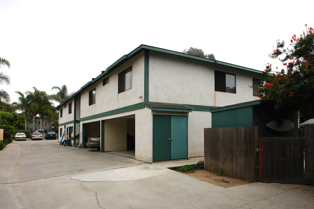 993 N Vulcan Ave in Encinitas, CA - Building Photo