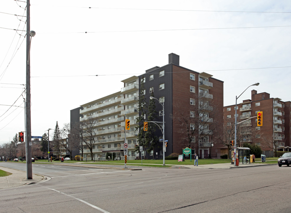 Bonaview Towers in Toronto, ON - Building Photo