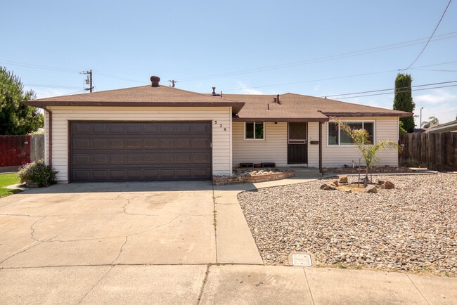 536 Mulberry Cir in Manteca, CA - Building Photo - Building Photo