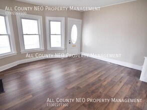 1222 W Clifton Blvd in Lakewood, OH - Building Photo - Building Photo