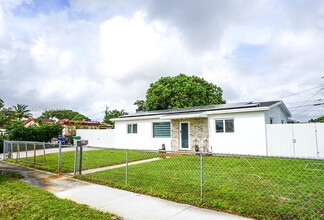 3271 NW 208th St in Miami Gardens, FL - Building Photo - Building Photo