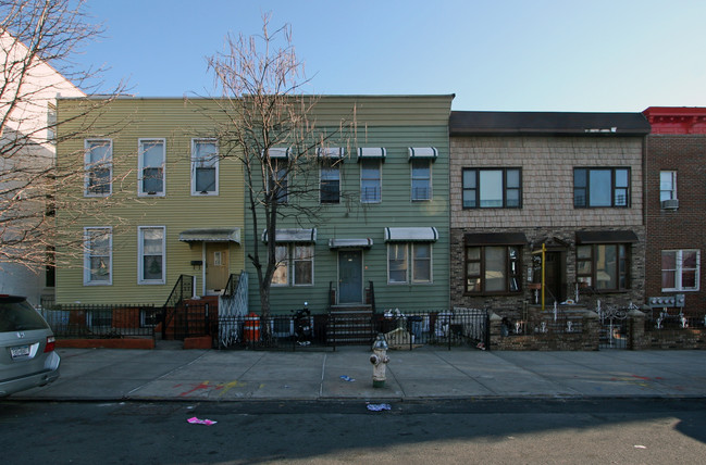 743 41st St in Brooklyn, NY - Foto de edificio - Building Photo