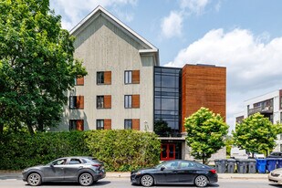 Manoir du Vieux Saint-Martin in Laval, QC - Building Photo