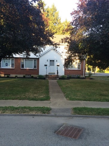 property at 6 N Davis St