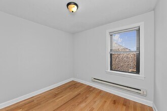 3726 N Pine Grove Ave in Chicago, IL - Building Photo - Building Photo