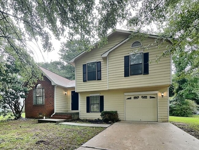 property at 10412 Tara Blvd
