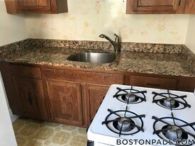 349 Pleasant St in Malden, MA - Building Photo