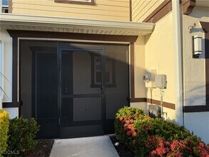 6391 Brant Bay Blvd in North Fort Myers, FL - Foto de edificio - Building Photo