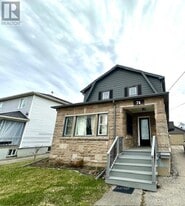 74 Crowland Ave in Welland, ON - Building Photo