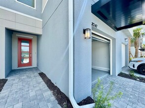 3247 Feather Hvn Pl in Brandon, FL - Foto de edificio - Building Photo