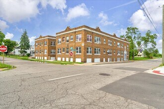 2500 Hurlbut St in Detroit, MI - Building Photo - Building Photo
