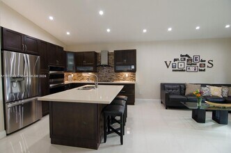 8750 NW 142nd St in Hialeah, FL - Building Photo - Building Photo
