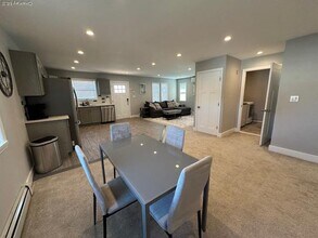 884 Beach St in Lindenhurst, NY - Building Photo - Building Photo