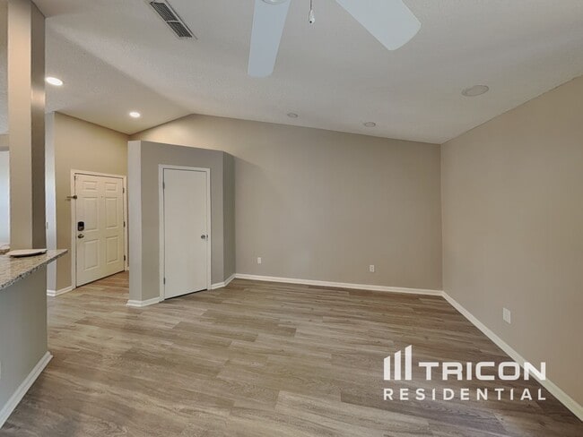 1707 Ashwood Cir in Middleburg, FL - Building Photo - Building Photo