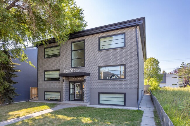 2035 34 Av SW in Calgary, AB - Building Photo - Primary Photo