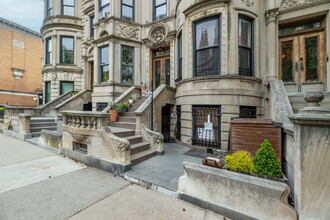 105 Prospect Park W in Brooklyn, NY - Foto de edificio - Building Photo