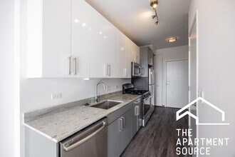 2340 N California Ave in Chicago, IL - Building Photo - Building Photo