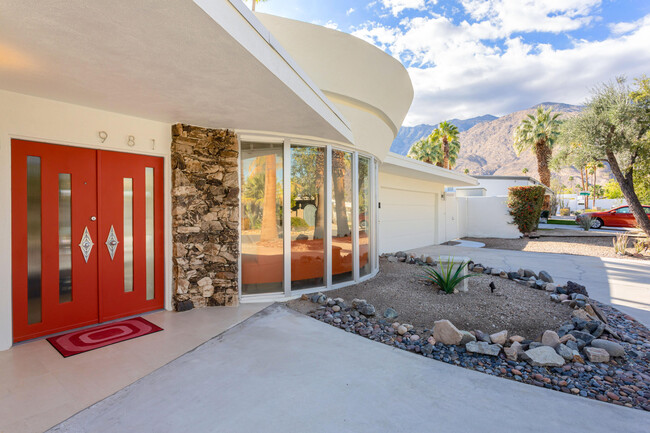 981 E Marion Way in Palm Springs, CA - Building Photo - Building Photo