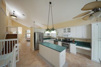 1395 NW 155th Ln in Pembroke Pines, FL - Building Photo - Building Photo