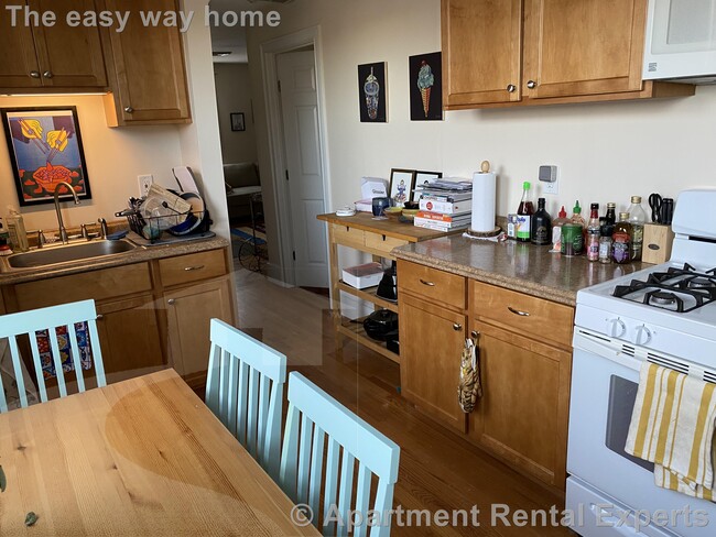 15 Sargent Ave, Unit #3 in Somerville, MA - Building Photo - Building Photo