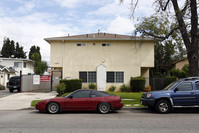 14203 Sylvan St in Van Nuys, CA - Building Photo - Building Photo