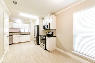 17422 Lobo Trail in Houston, TX - Foto de edificio - Building Photo