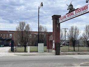 2400 Exchange Ave in Oklahoma City, OK - Building Photo - Primary Photo