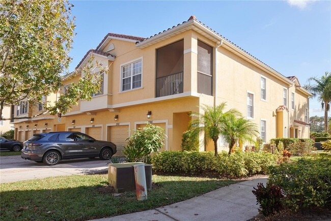 2745 Oakwater Dr in Kissimmee, FL - Building Photo - Building Photo