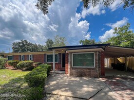 8339 Holly Hill Cove in Jacksonville, FL - Building Photo